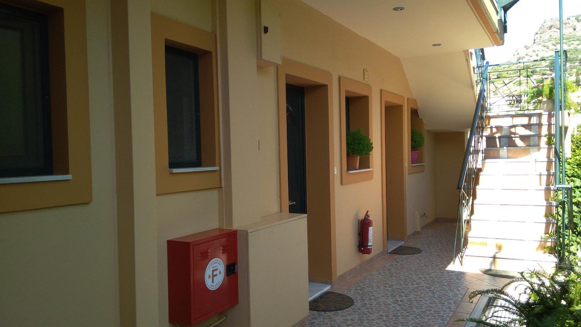 Nikolitsa Apartments Glyfada  Eksteriør billede